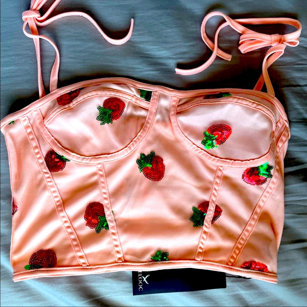 NEW WITH TAGS WELOOC strawberry pink tie crop top